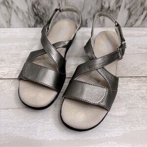 Grasshopper Ortholite Leah II Silver Gray Strap Sandal Women Sz  8.5 Orthopedic